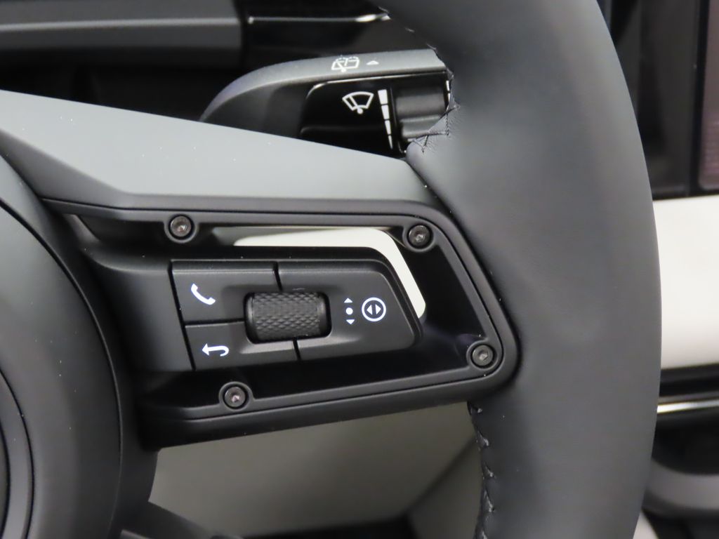 Thumbnail: 2025 Porsche Macan - 22