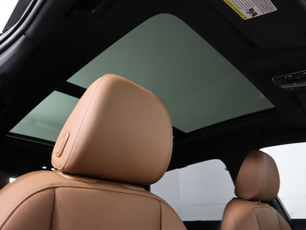 Thumbnail: 2026 Audi Q7 - 21