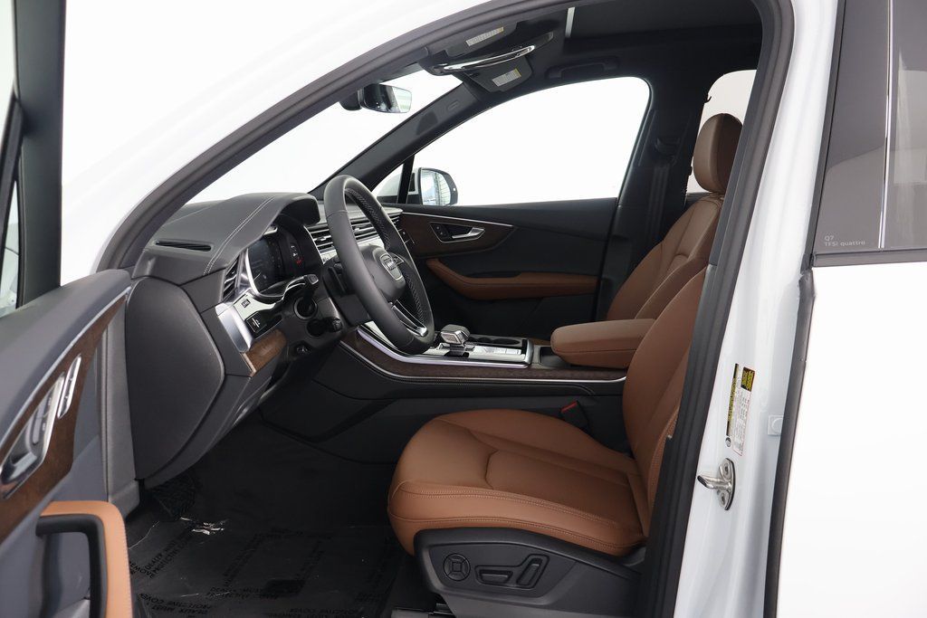Thumbnail: 2026 Audi Q7 - 5