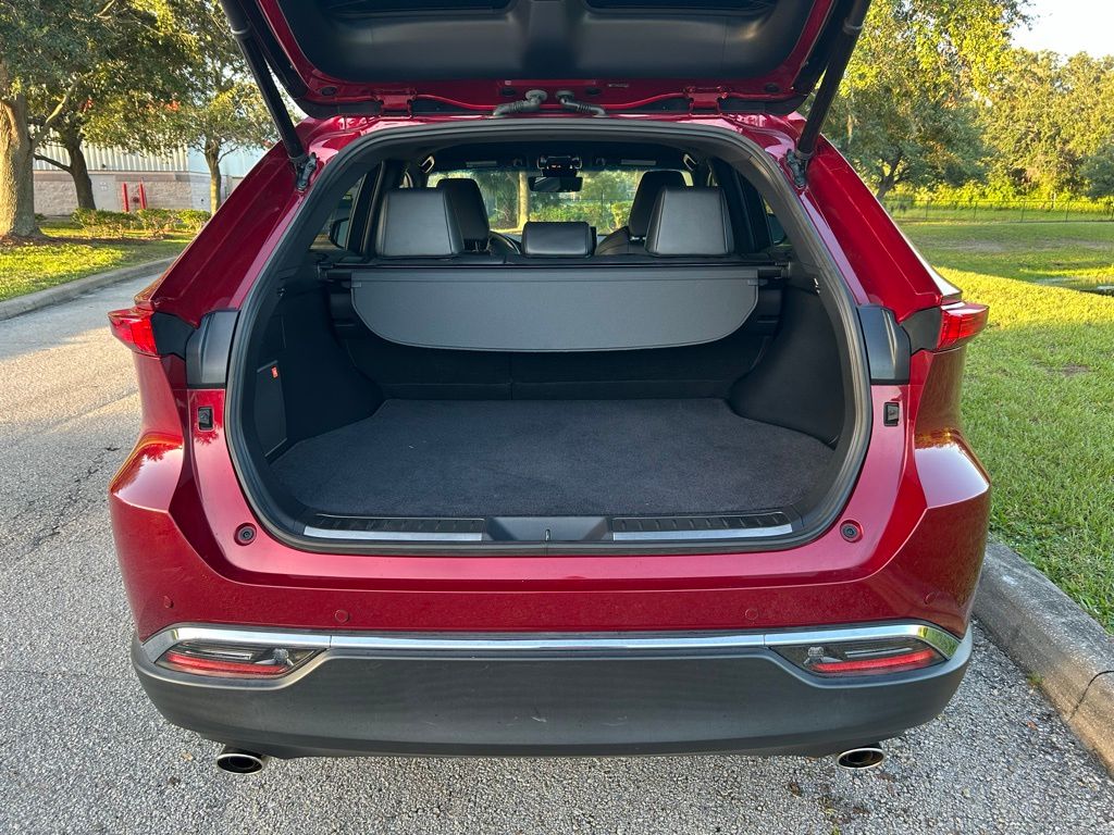 Thumbnail: 2021 Toyota Venza - 9