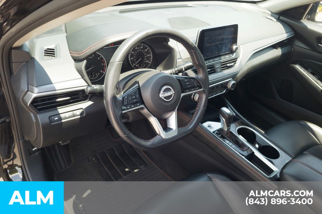 Used 2024 Black Nissan 2.5 SR image 14