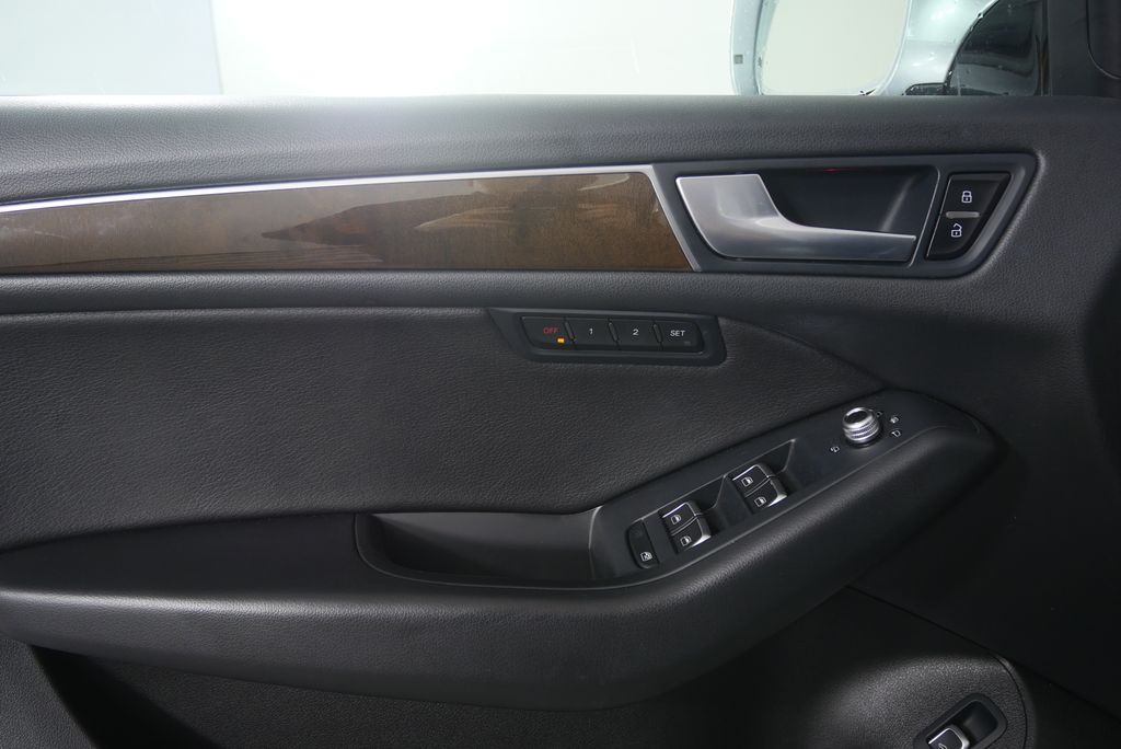 Thumbnail: 2016 Audi Q5 - 8