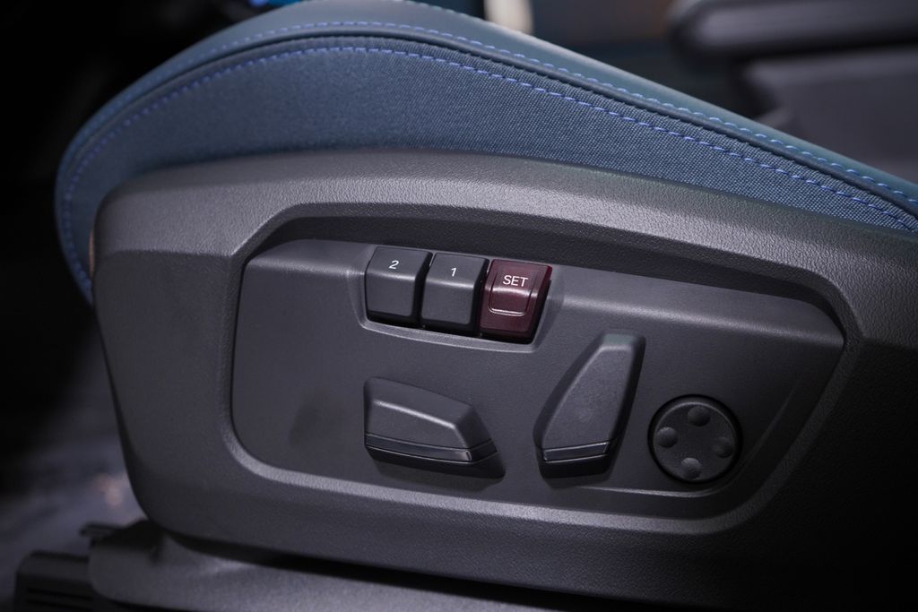 2025 MINI Cooper Countryman Signature 13