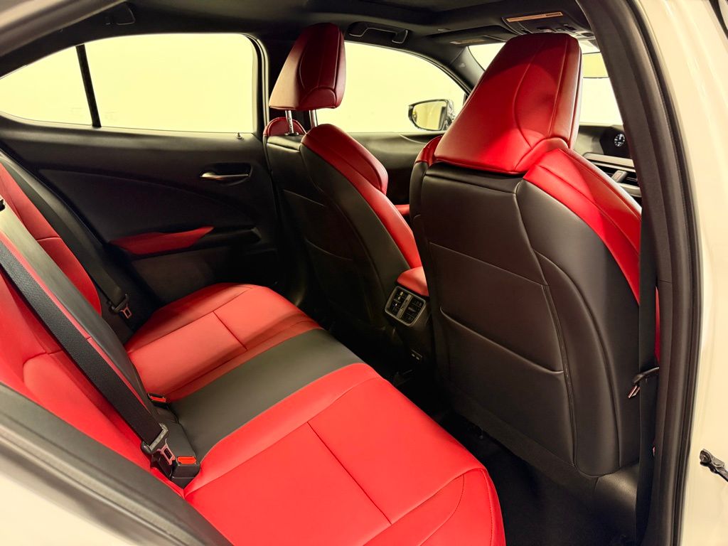 2021 Lexus UX 250h 26
