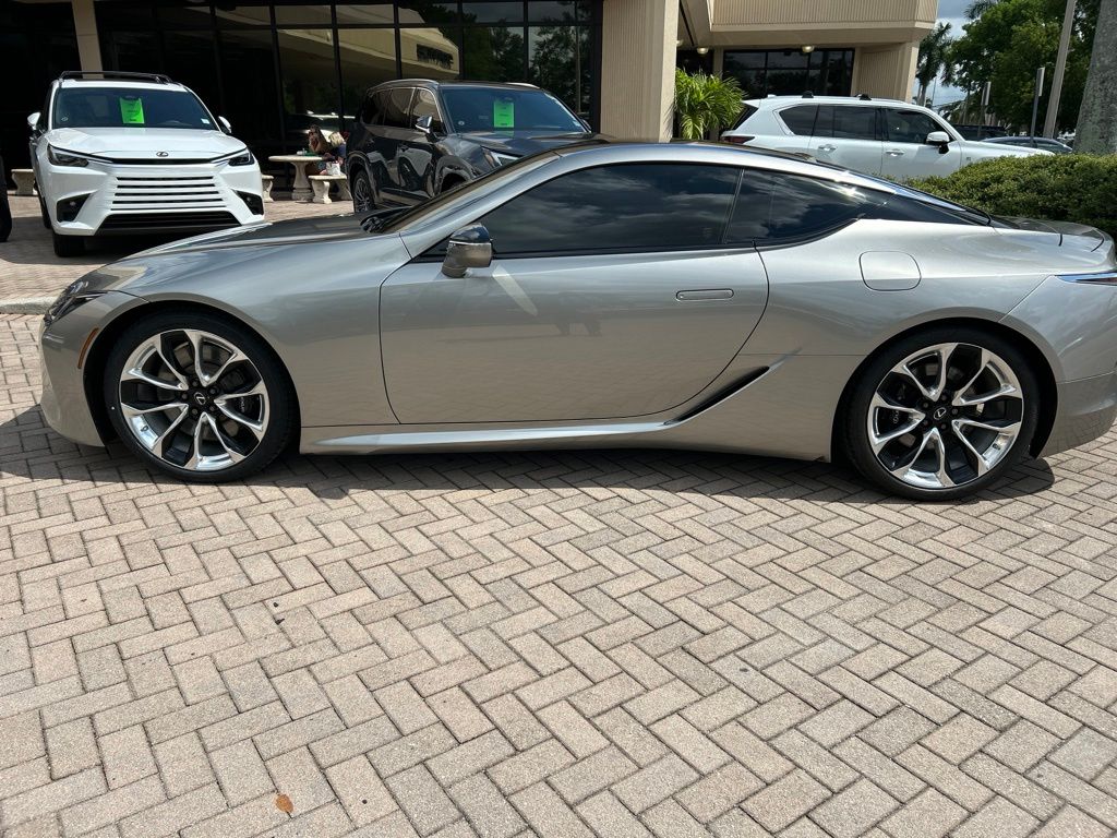 Used 2018 Silver Lexus 500 image 7