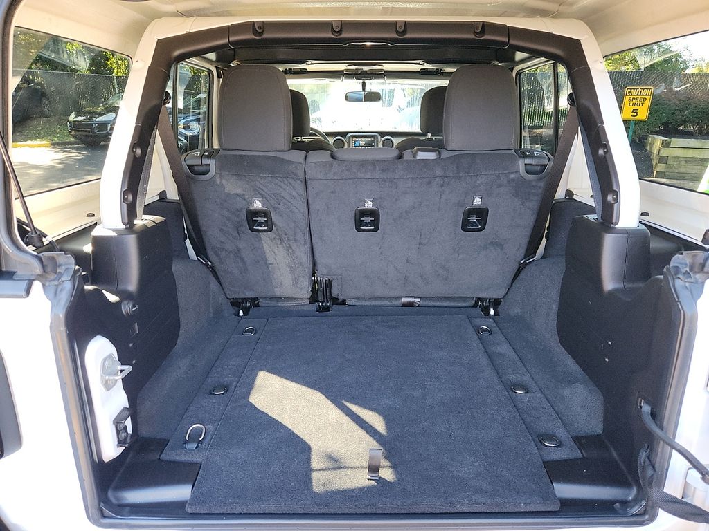 Thumbnail: 2019 Jeep Wrangler - 28