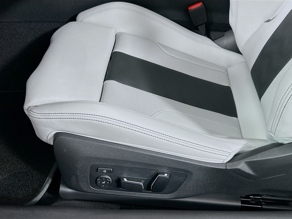 Thumbnail: 2026 BMW M4 - 21