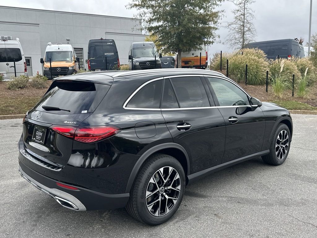 2025 Mercedes-Benz GLC GLC 350e 8