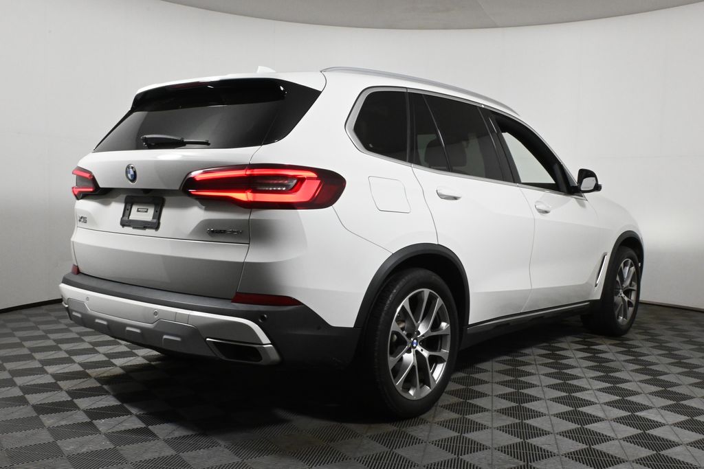 Thumbnail: 2021 BMW X5 - 6