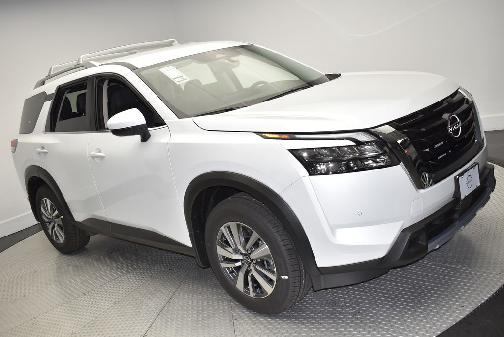 Thumbnail: 2025 Nissan Pathfinder - 3