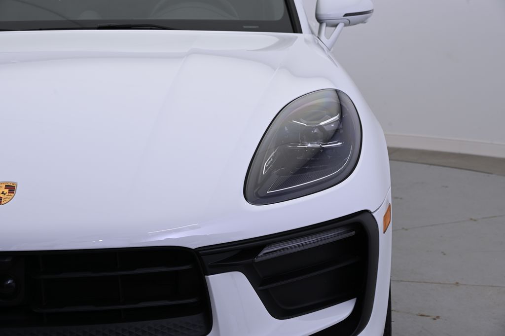 Thumbnail: 2024 Porsche Macan - 12