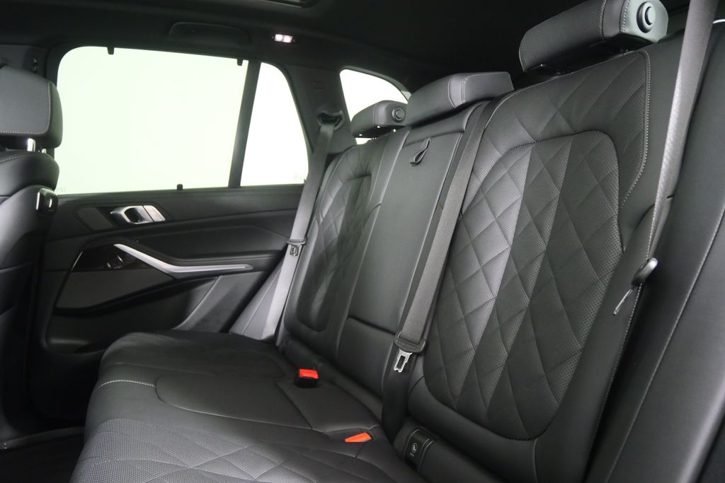 Thumbnail: 2026 BMW X5 - 15