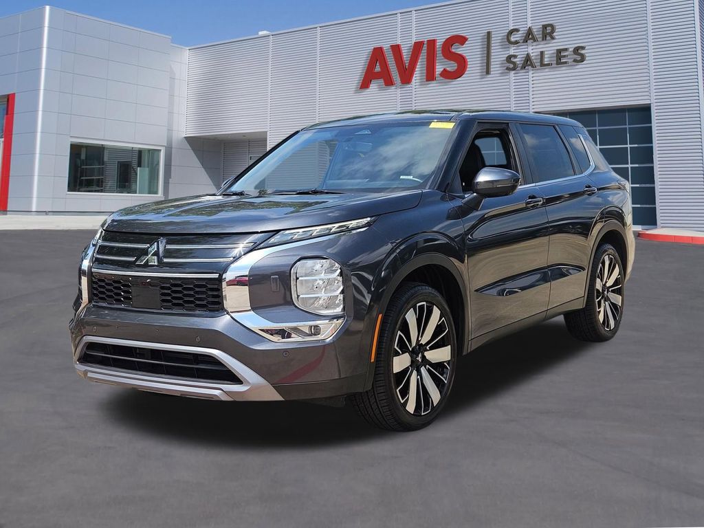 Gray 2025 Mitsubishi Outlander SE FWD SUV / Crossover Front-Wheel Drive Continuously Variable Transmission