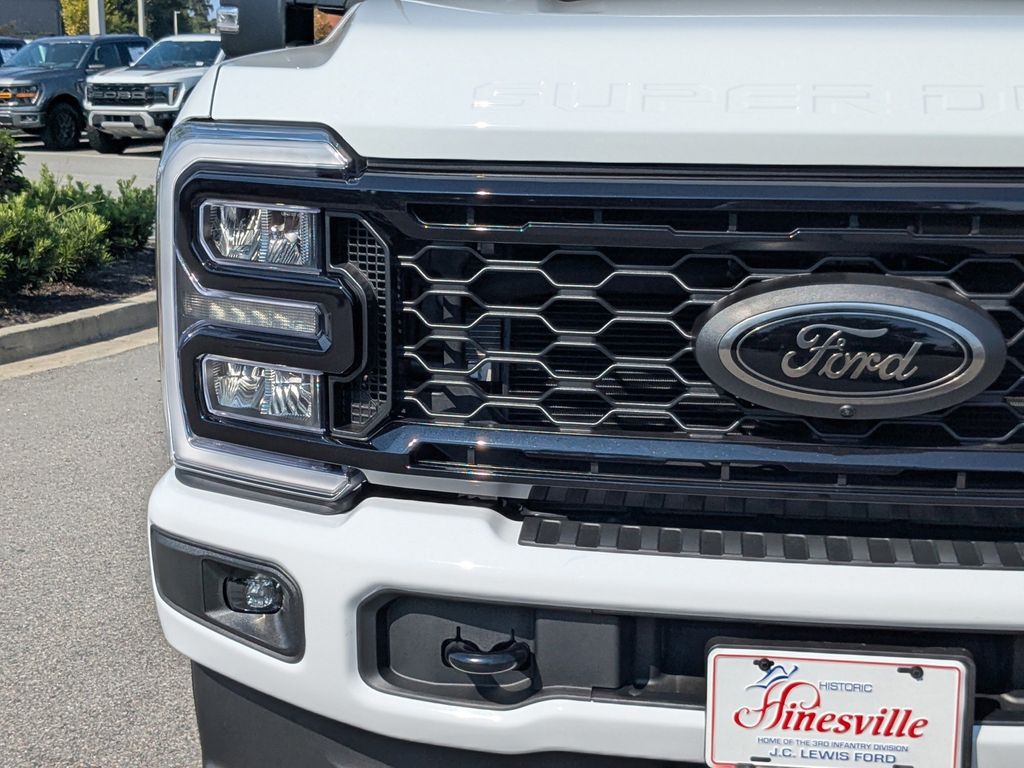 2026 Ford Super Duty F-350 SRW LARIAT