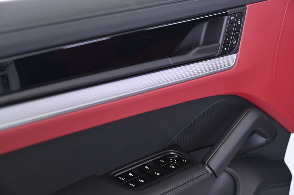 Thumbnail: 2026 Porsche Cayenne - 28