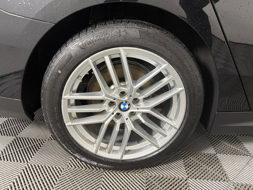 Thumbnail: 2024 BMW 5 Series - 12