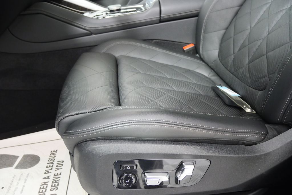 2025 BMW X6 xDrive40i 9