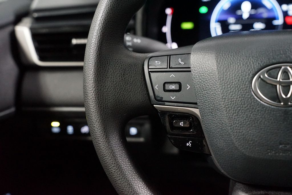 Thumbnail: 2025 Toyota Camry - 14