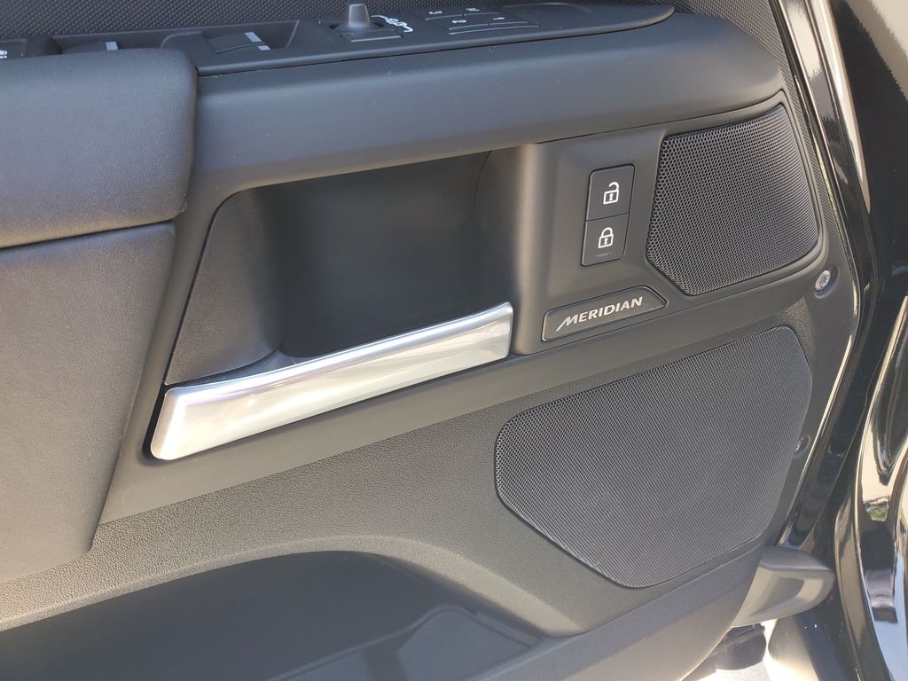 2025 Land Rover Defender