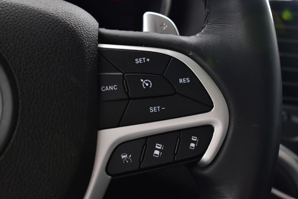Thumbnail: 2018 Jeep Grand Cherokee - 16