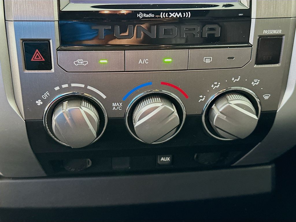 Thumbnail: 2015 Toyota Tundra - 15