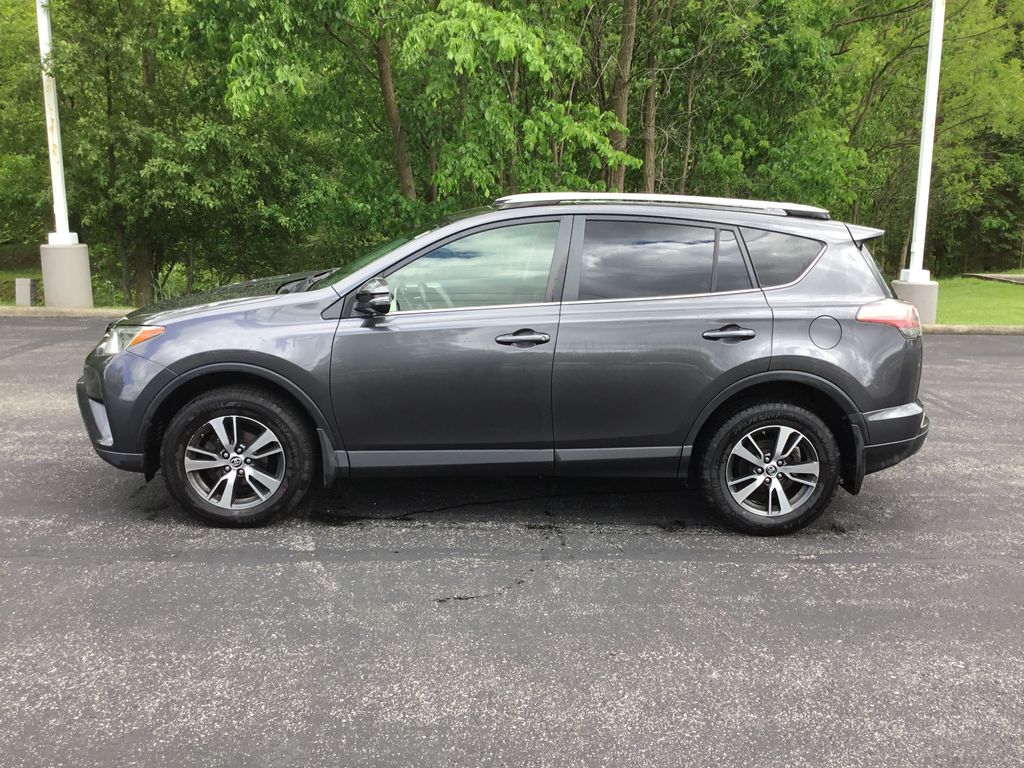 2018 Toyota RAV4 XLE 2