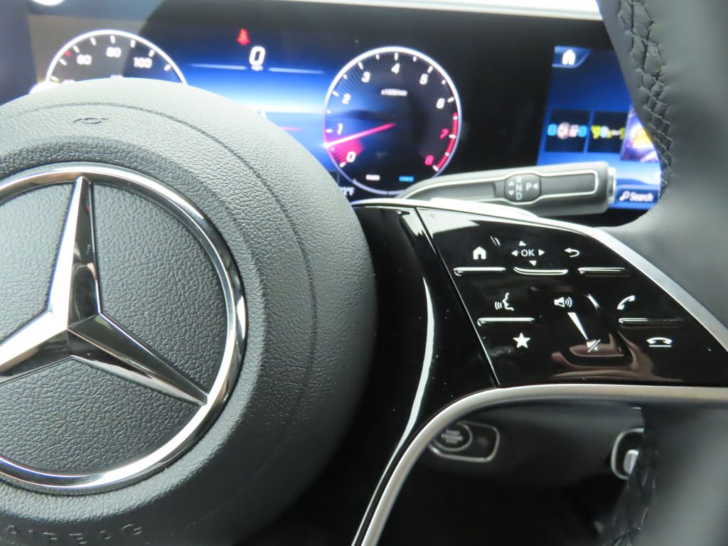 Thumbnail: 2026 Mercedes-Benz GLE - 12