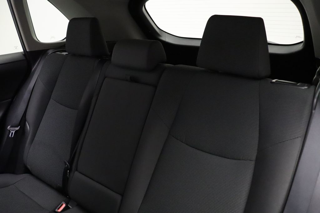 2021 Toyota RAV4 LE 18