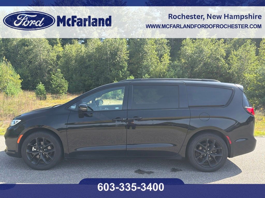  2025 Chrysler Pacifica Limited FWD   