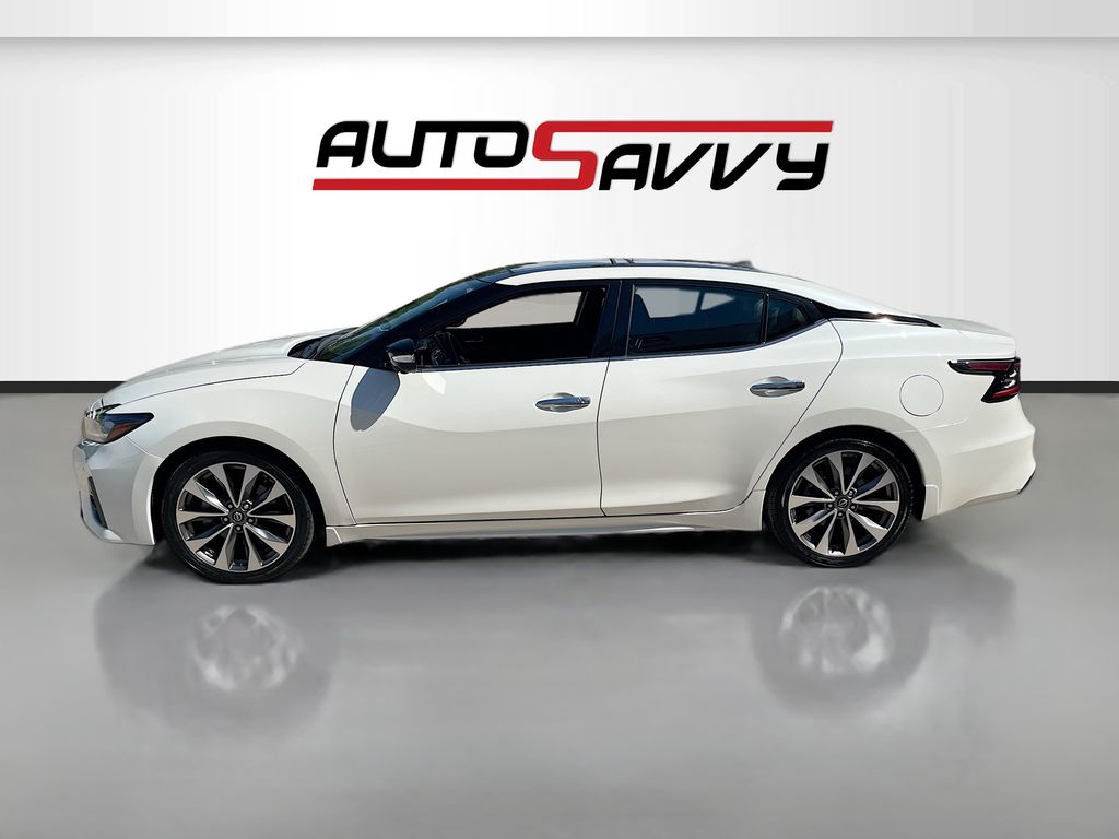 Used 2023 White Nissan Platinum image 4