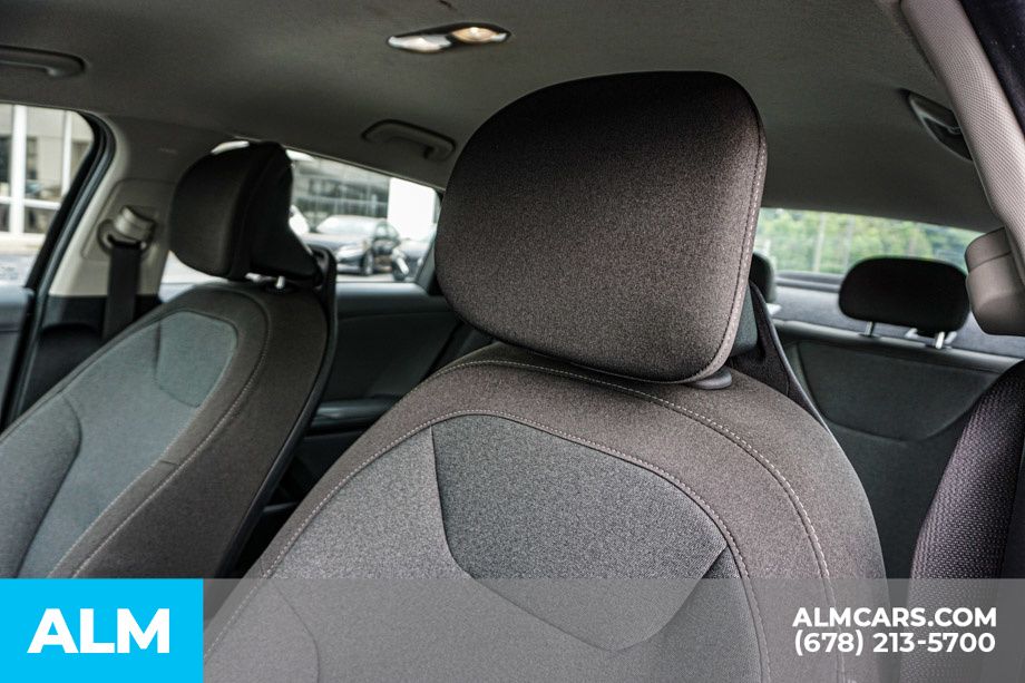 Used 2025 Black Kia LXS image 18