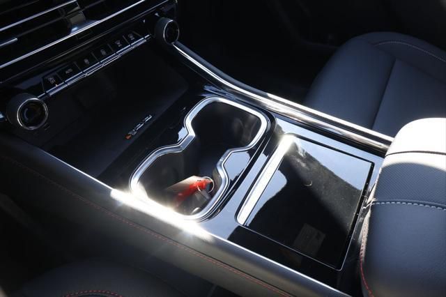 Thumbnail: 2026 Chevrolet Traverse - 32