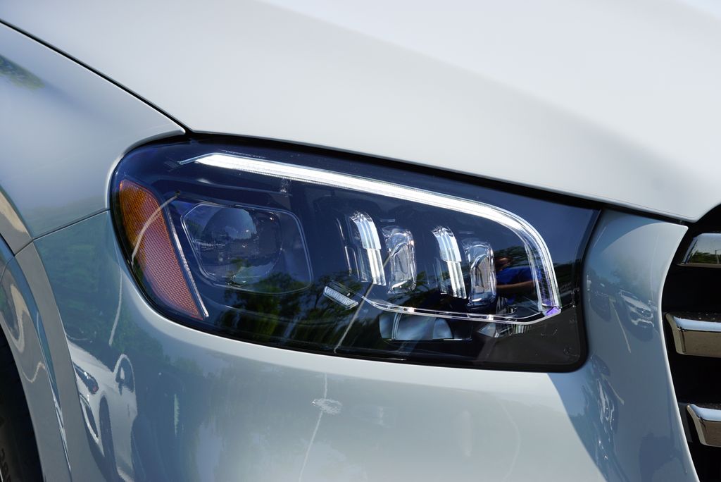 Thumbnail: 2025 Mercedes-Benz GLS - 9