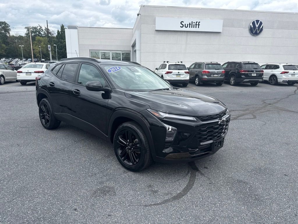 2025 Chevrolet Trax ACTIV Black at Klick Lewis Buick Chevrolet