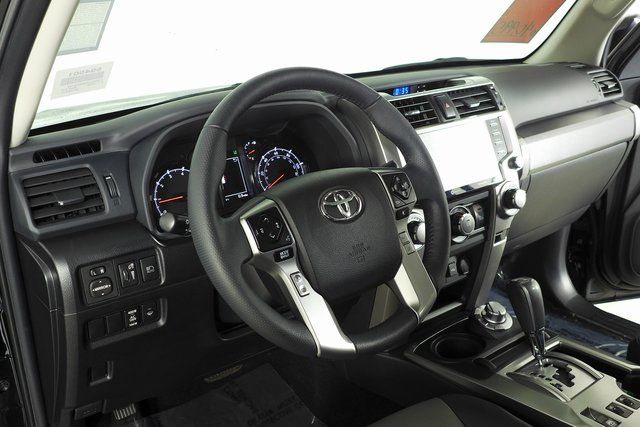 2022 Toyota 4Runner SR5 Premium 28