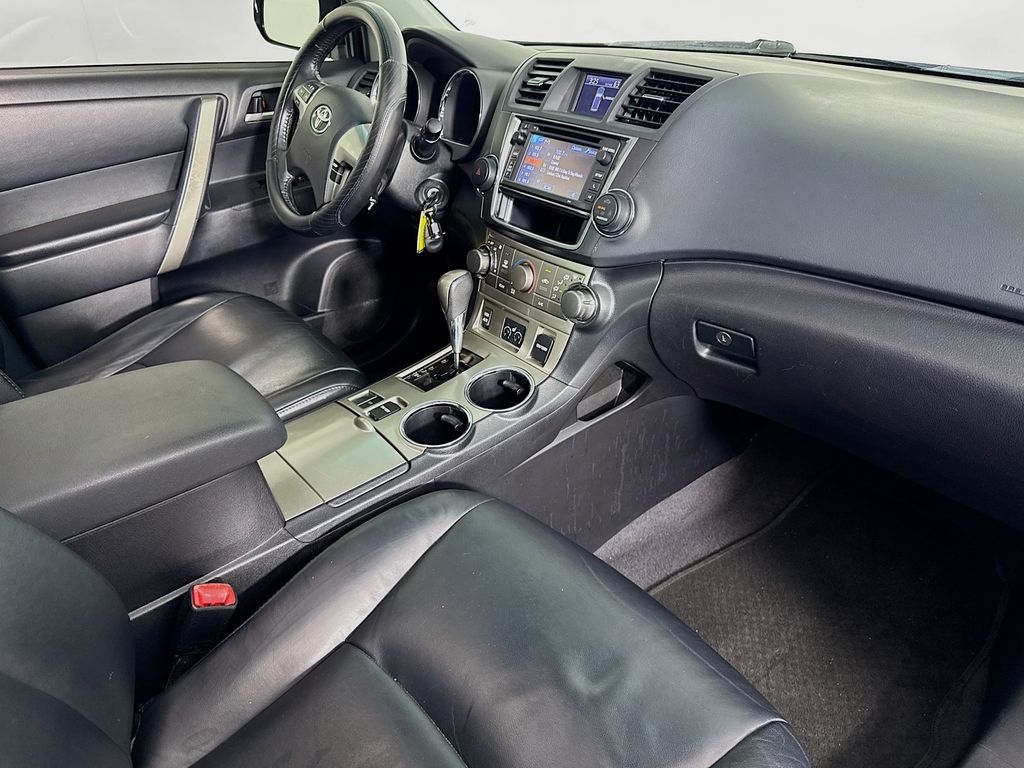 Used Car 2013 Toyota Highlander  Se For Sale Under $15,000 In Austin, Texas