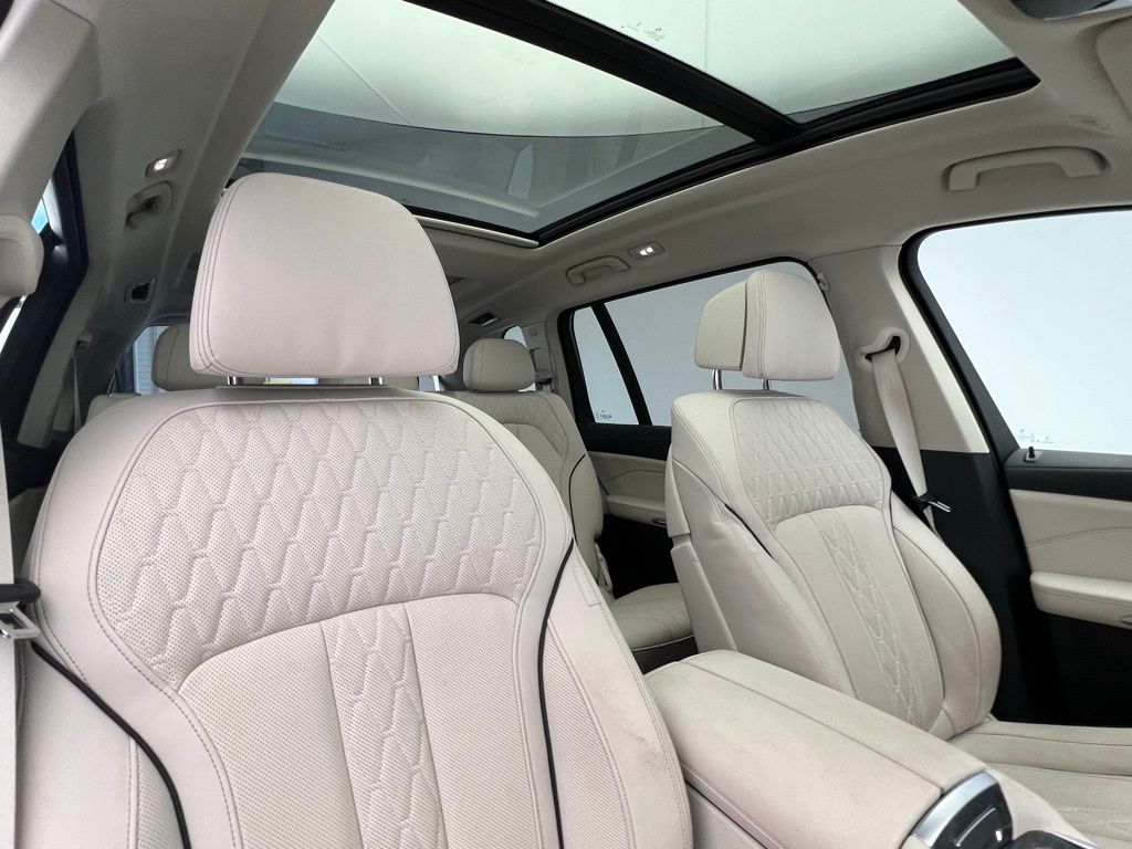 Thumbnail: 2024 BMW X7 - 7