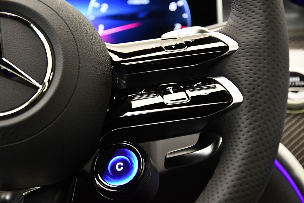 Thumbnail: 2025 Mercedes-Benz GLC - 25