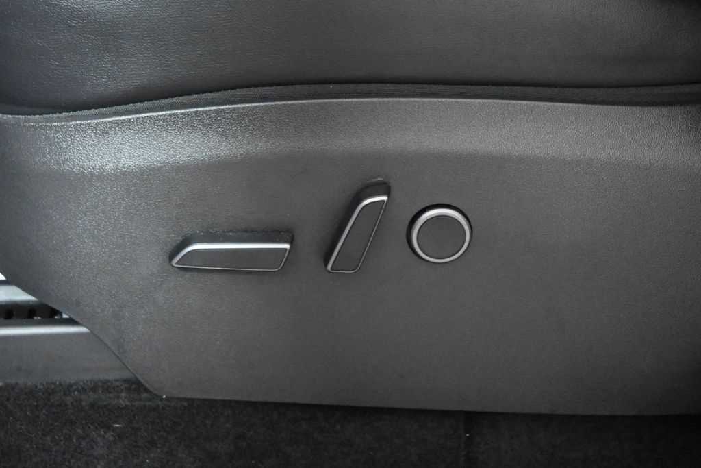 Thumbnail: 2022 Tesla Model Y - 29