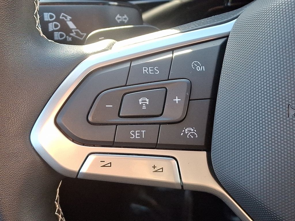 Thumbnail: 2024 Volkswagen Atlas - 22