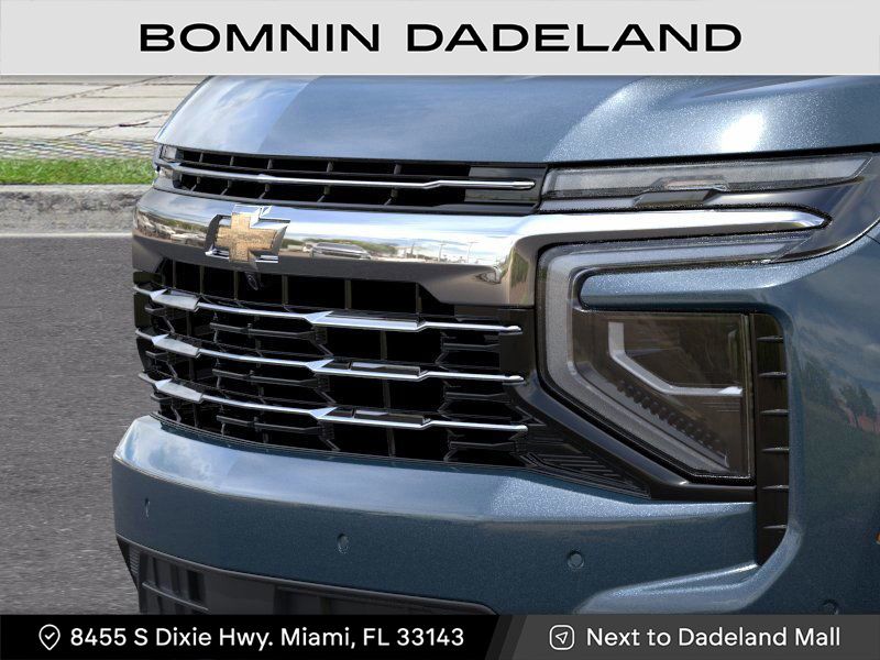 2025 Chevrolet Suburban LT photo