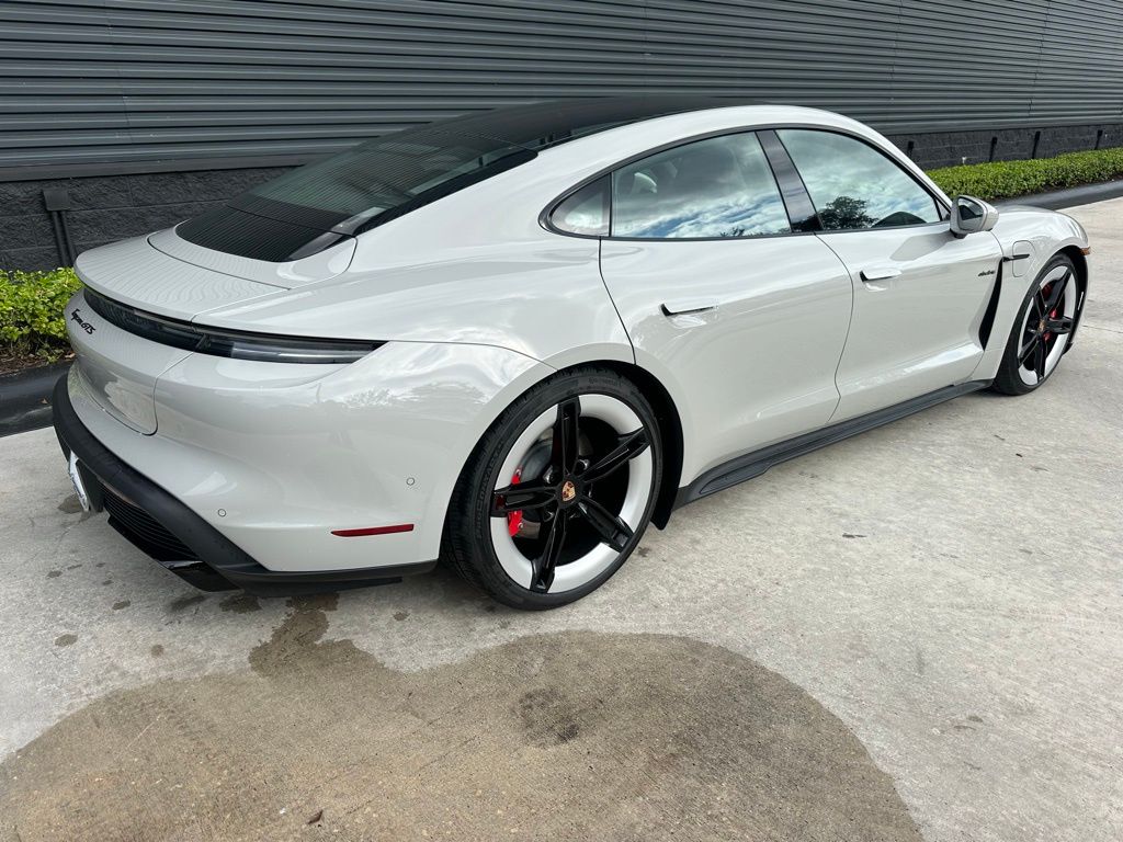 Thumbnail: 2026 Porsche Taycan - 9