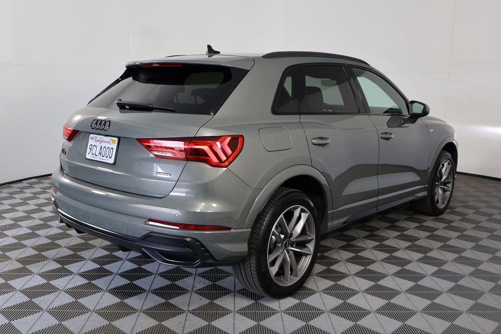 Thumbnail: 2022 Audi Q3 - 4