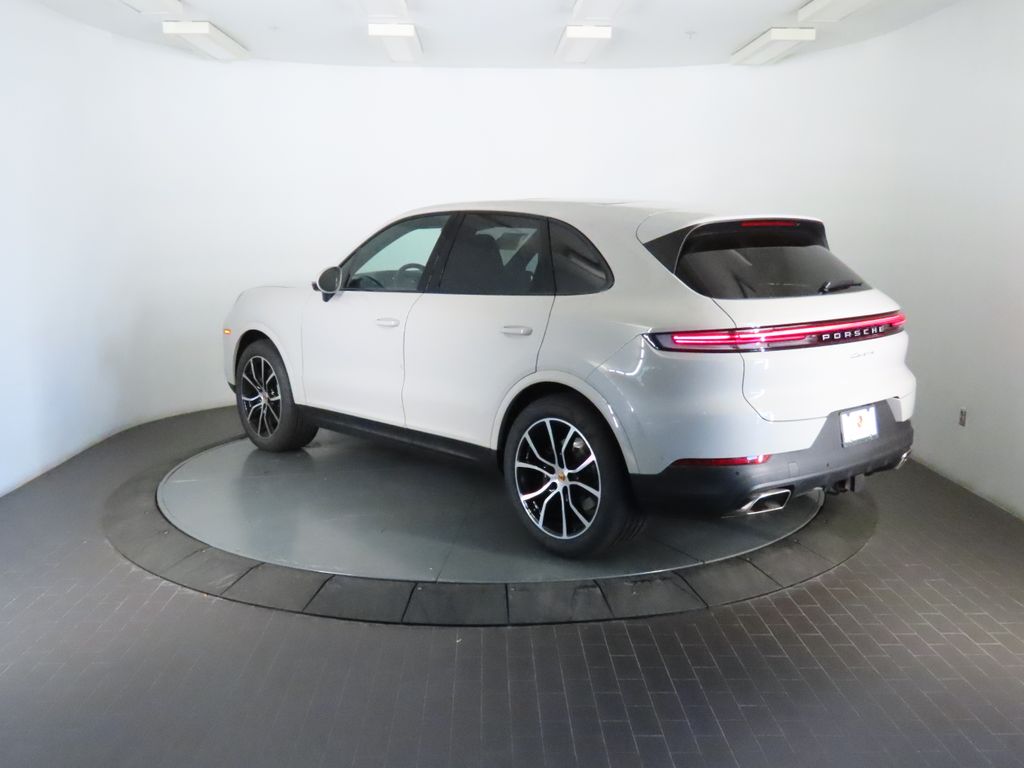 Thumbnail: 2026 Porsche Cayenne - 3