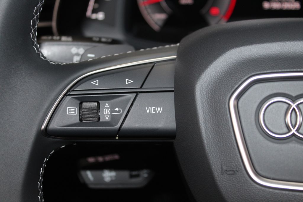 Thumbnail: 2026 Audi Q8 - 32