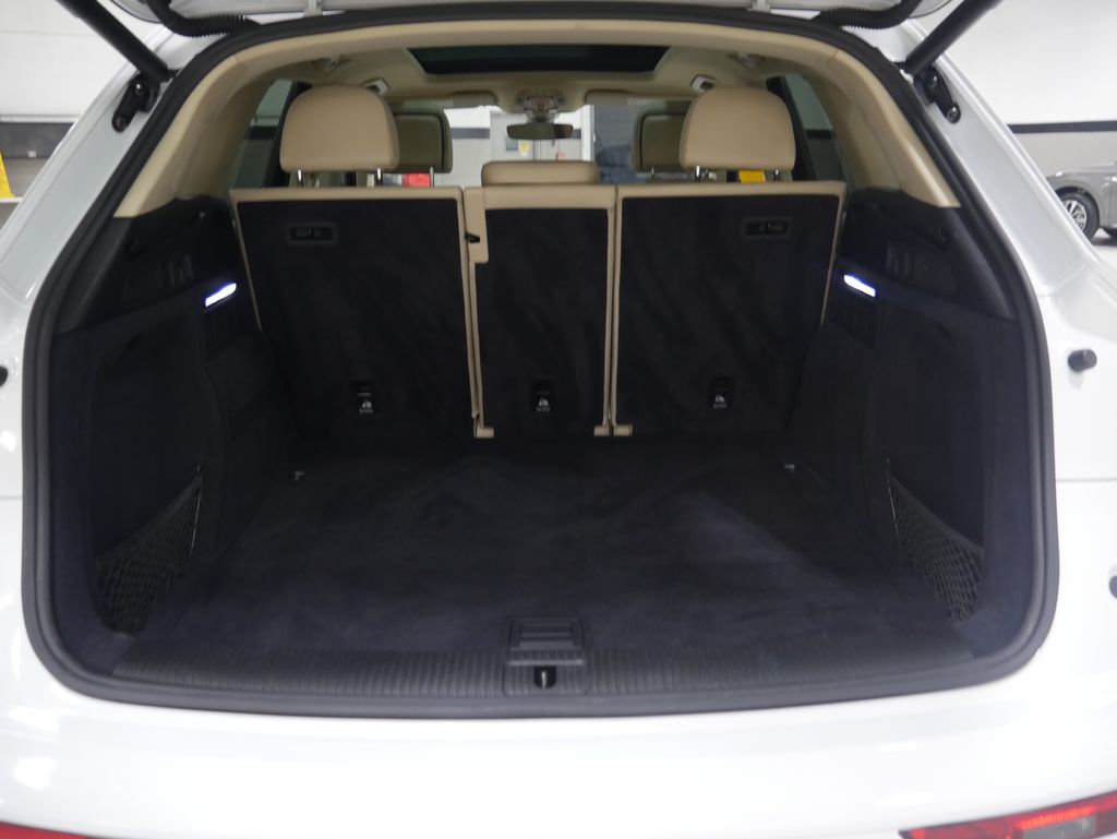 Thumbnail: 2020 Audi Q5 - 23