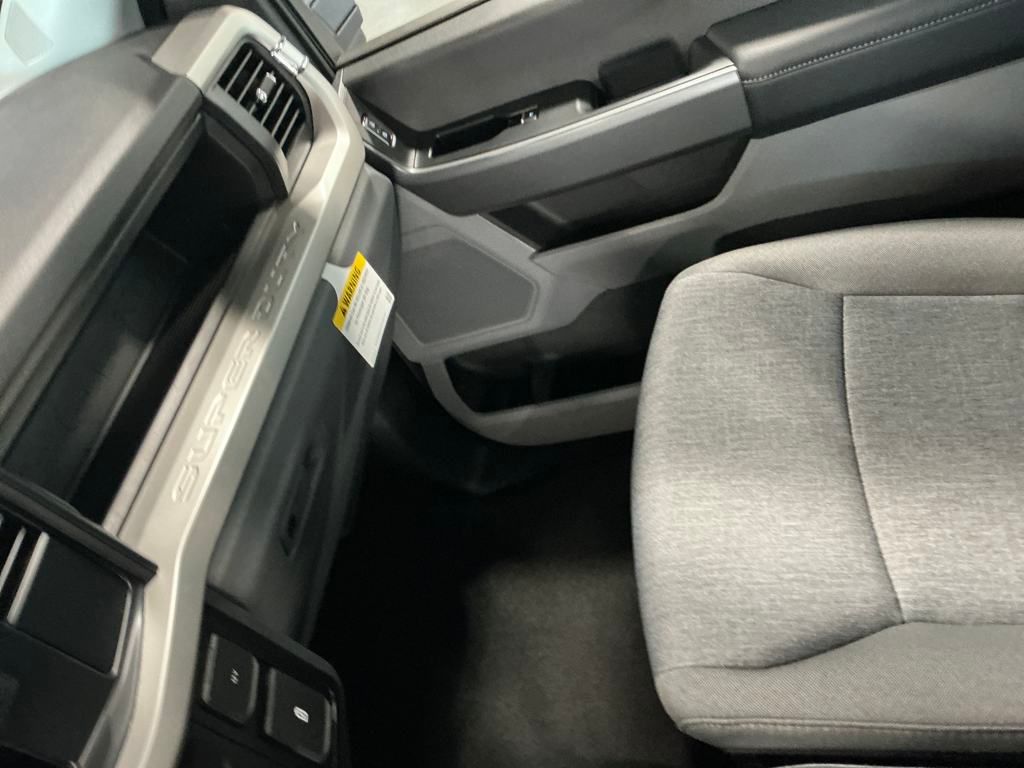 2025 Ford F-350SD  photo
