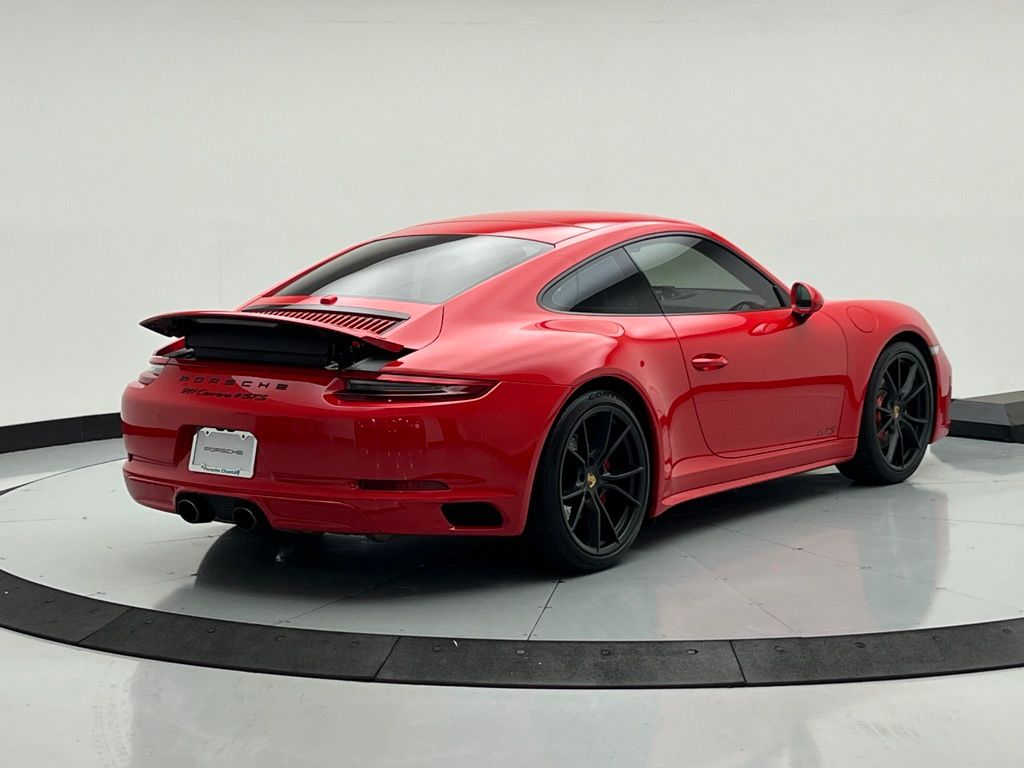 Thumbnail: 2018 Porsche 911 - 9