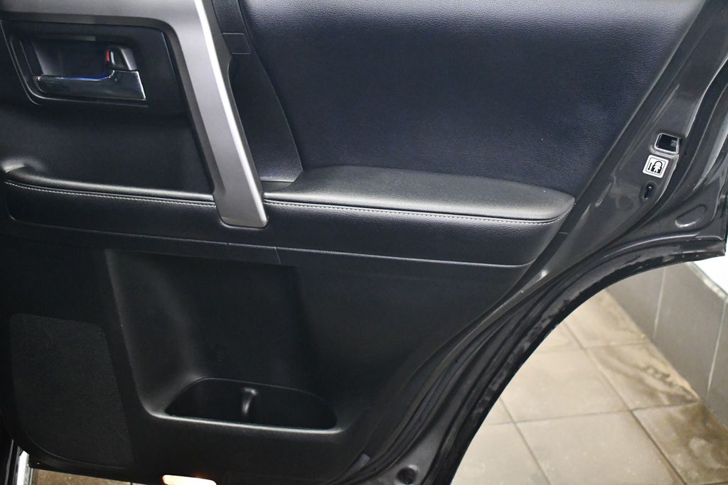 Thumbnail: 2019 Toyota 4Runner - 28