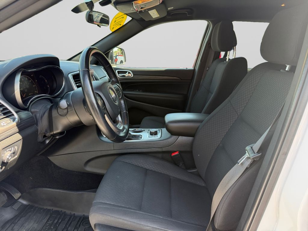 2021 Jeep Grand Cherokee Laredo E - 9